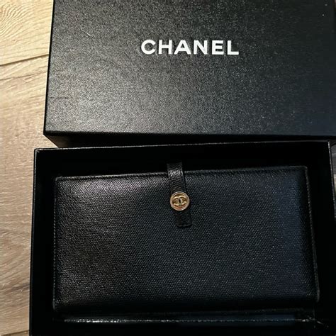 chanel svruga contenental wallet